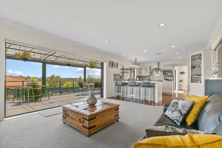 Photo of property in 25 Leafield Crescent, Henderson, Auckland, 0612