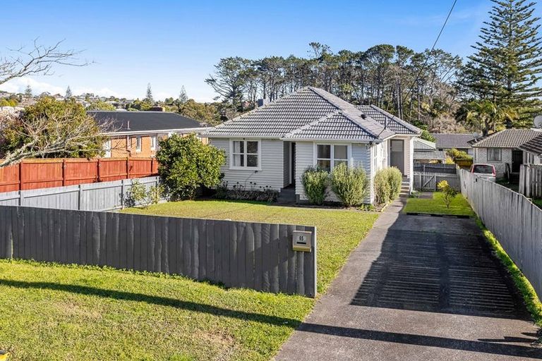 Photo of property in 65 Farquhar Road, Glendene, Auckland, 0602