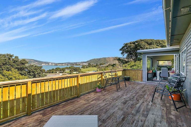 Photo of property in 14 Kahutea Terrace, Titahi Bay, Porirua, 5022