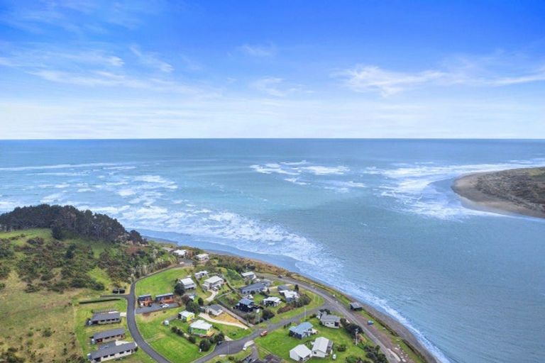 Photo of property in 8 Wainamu Road, Raglan, 3297