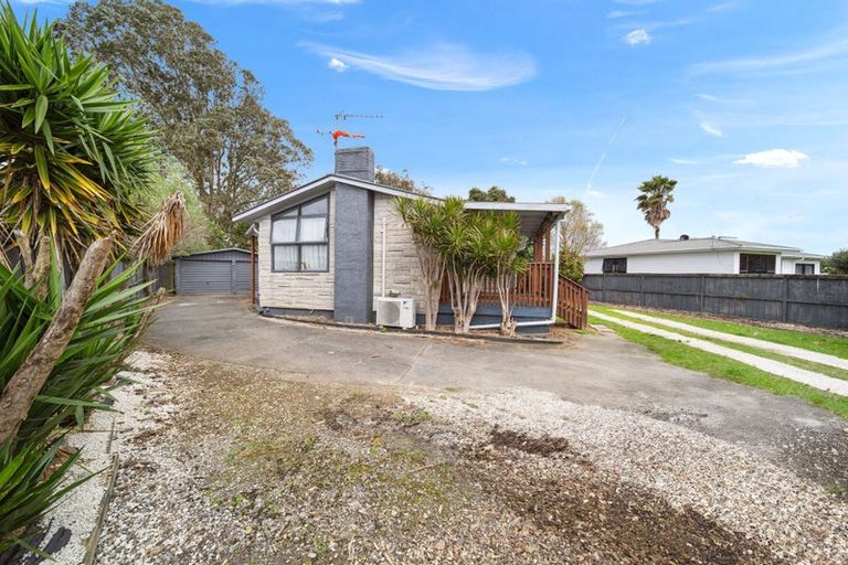 Photo of property in 13 Romney Place, Manurewa, Auckland, 2102