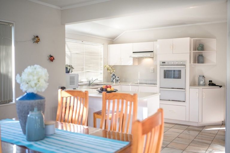 Photo of property in 2/145 Bucklands Beach Road, Bucklands Beach, Auckland, 2012