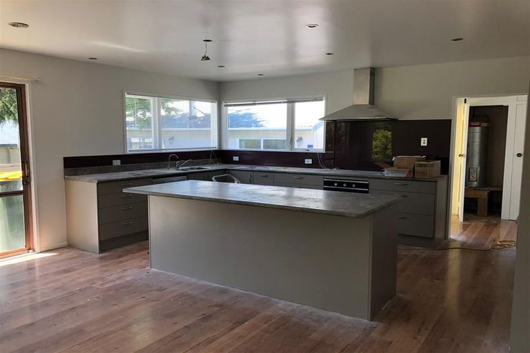 Photo of property in 28 Halver Road, Hillpark, Auckland, 2102