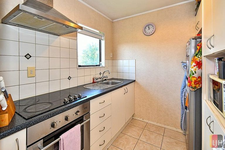 Photo of property in 2/12 Nelson Street, Papakura, 2110