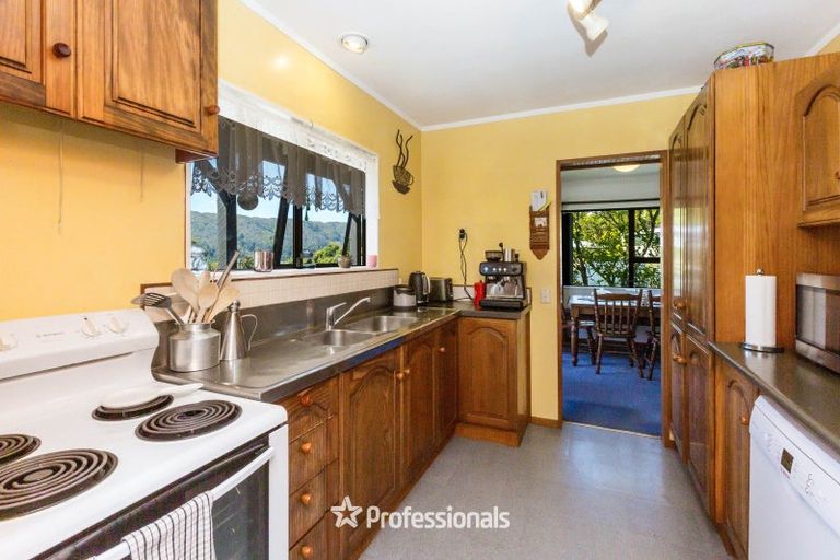 Photo of property in 2 Fenchurch Grove, Stokes Valley, Lower Hutt, 5019