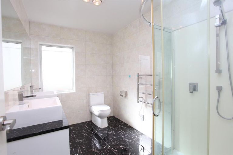 Photo of property in 3 Andy Crescent, Flat Bush, Auckland, 2016