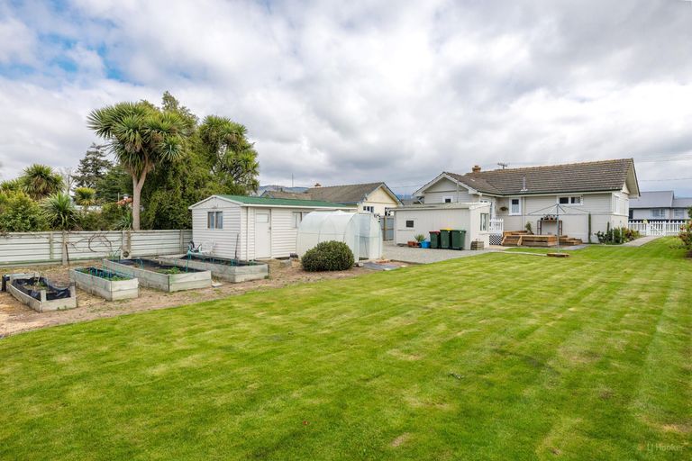 Photo of property in 15 Edward Street, Waimate, 7924