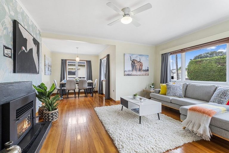 Photo of property in 1/113 Clevedon Road, Papakura, 2110