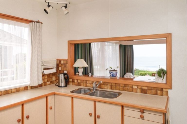 Photo of property in 96 Moana Road, Okitu, Gisborne, 4010