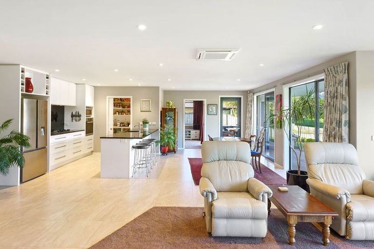Photo of property in 36 Titoki Road, Waikanae Beach, Waikanae, 5036
