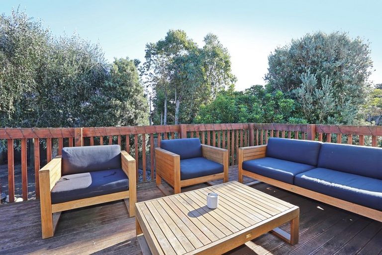 Photo of property in 32 Cedar Road, Te Awanga, 4102