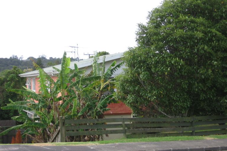 Photo of property in 218 Beach Haven Road, Beach Haven, Auckland, 0626
