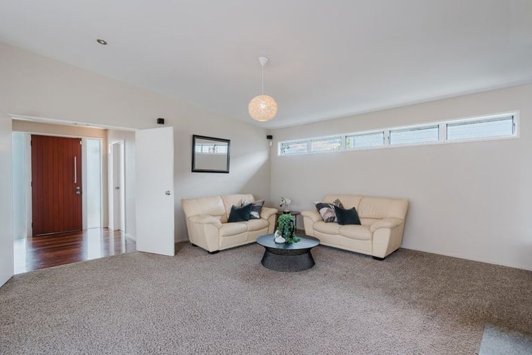 Photo of property in 92 Saint James Drive, Huntington, Hamilton, 3210