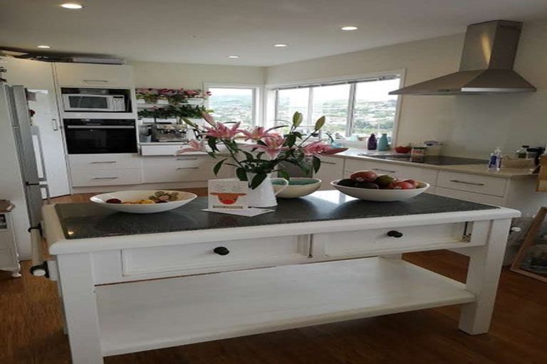 Photo of property in 24 Dominica Crescent, Grenada Village, Wellington, 6037