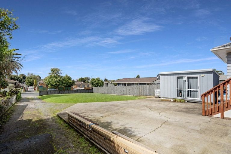 Photo of property in 12 Lane Road, Weymouth, Auckland, 2103