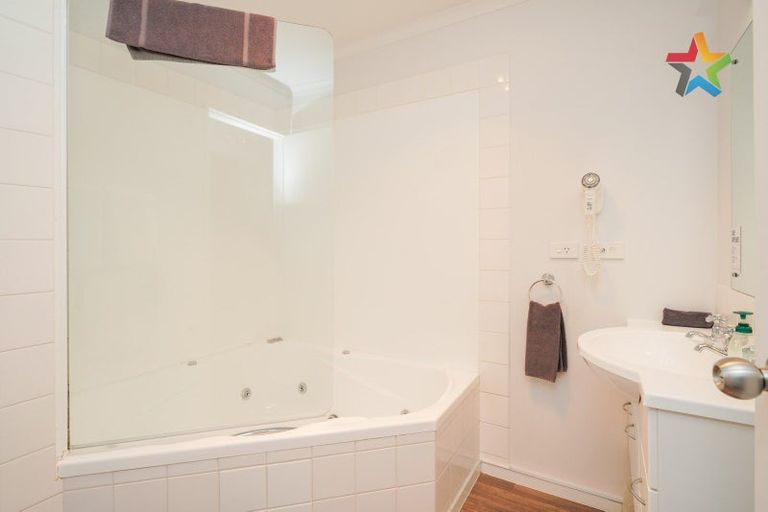 Photo of property in 8a-d Camden Street, Turnbull Thomson Park, Invercargill, 9810