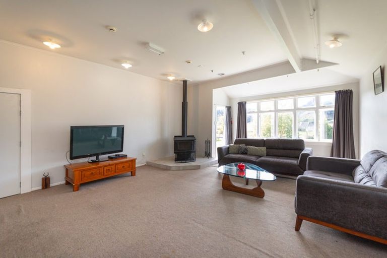 Photo of property in 21 Ongo Road, Hunterville, 4730