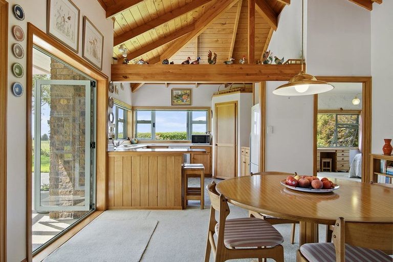 Photo of property in 30 Mahana Road, Waimauku, 0881