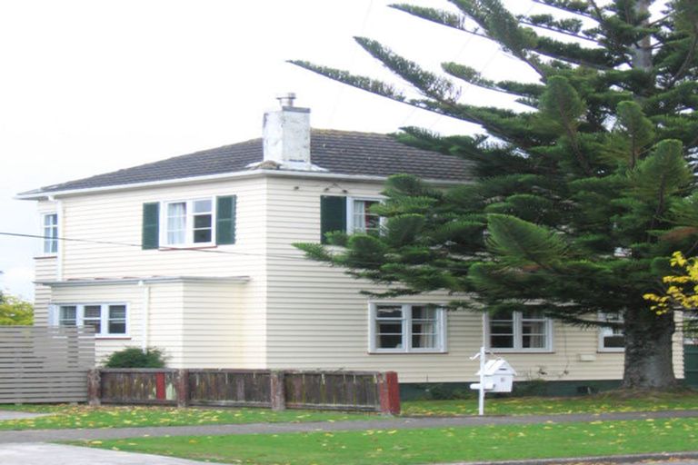 Photo of property in 8 Naenae Road, Naenae, Lower Hutt, 5011