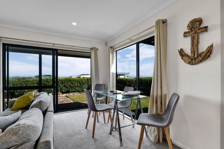 Photo of property in 10 Rosemount Road, Waverley, 4591