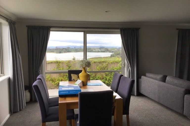 Photo of property in 43 Bert Wall Drive, Omokoroa, 3114