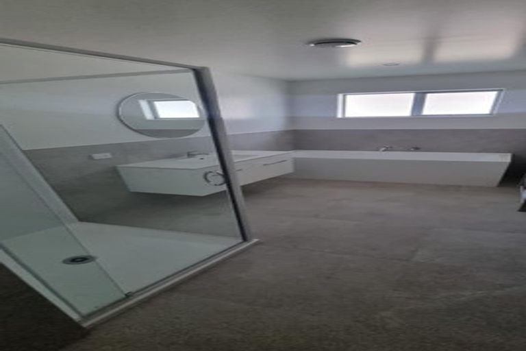 Photo of property in 8 Monterey Rise, Te Kamo, 0112