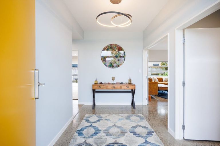 Photo of property in 2 Chestnut Close, Kelvin Grove, Palmerston North, 4414