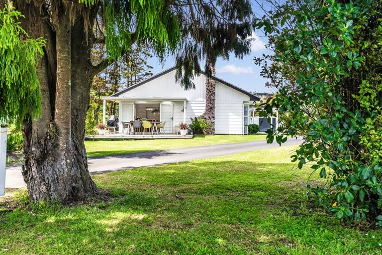 Photo of property in 286 Muriwai Valley Road, Muriwai, Waimauku, 0881