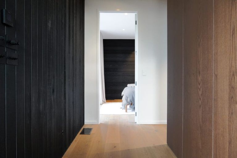 Photo of property in 28 Pacific Parade, Surfdale, Waiheke Island, 1081