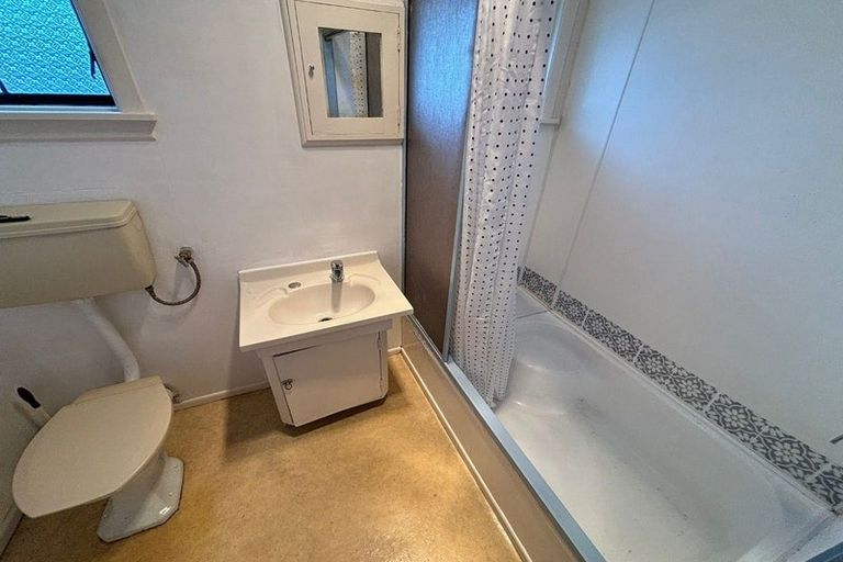 Photo of property in 3a Sutton Crescent, Papatoetoe, Auckland, 2025