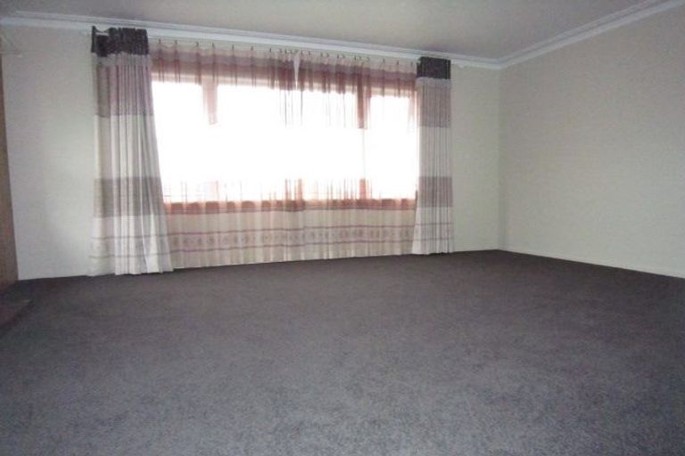 Photo of property in 206 Edmonton Road, Te Atatu South, Auckland, 0610