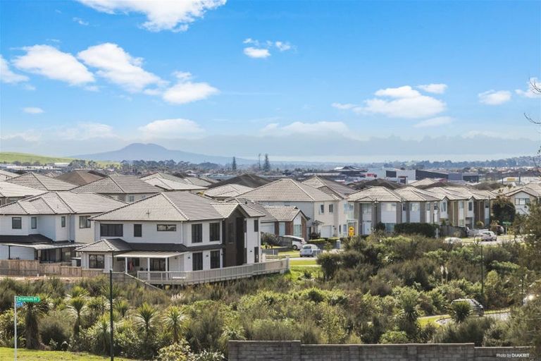 Photo of property in 40 Tannaghmore Drive, Flat Bush, Auckland, 2019