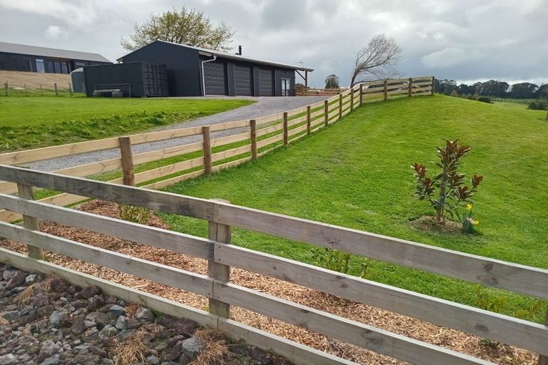 Photo of property in 13 Nga Tui Lane, Acacia Bay, Taupo, 3385