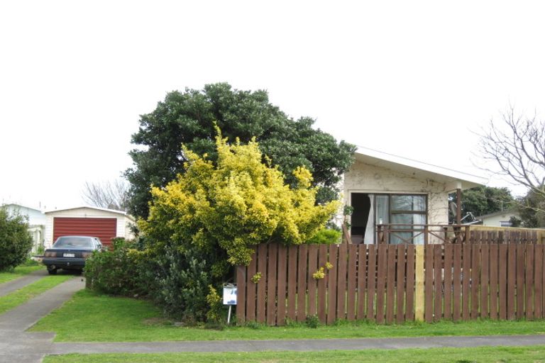 Photo of property in 39 Camellia Avenue, Bell Block, New Plymouth, 4312