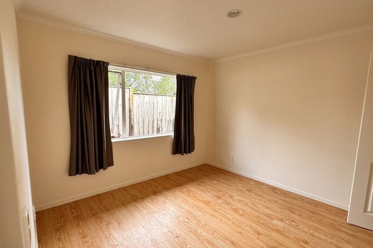 Photo of property in 23 Trovare Place, Golflands, Auckland, 2013
