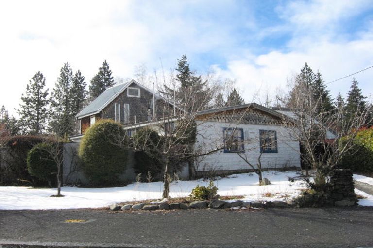 Photo of property in 33 Jollie Road, Twizel, 7901