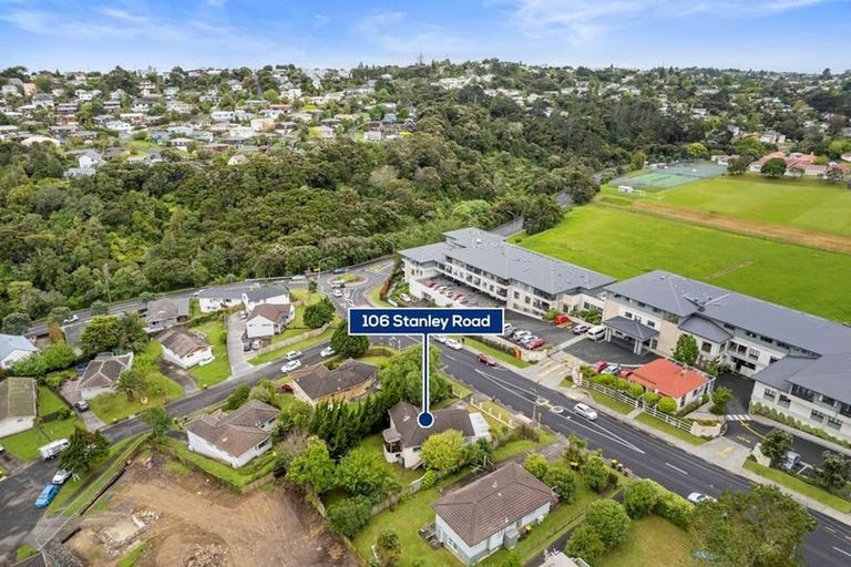 Photo of property in 106 Stanley Road, Glenfield, Auckland, 0629