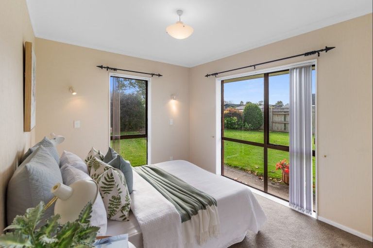 Photo of property in 14 Easton Way, Levin, 5510