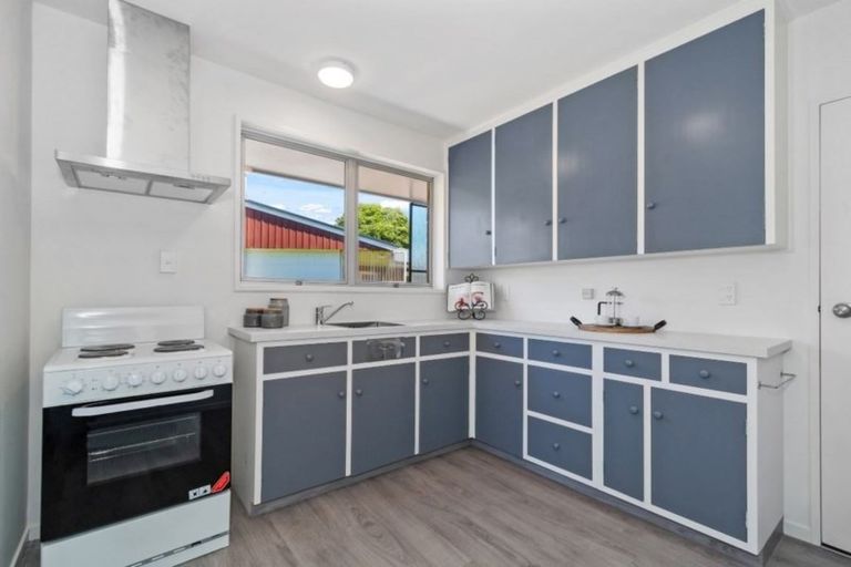 Photo of property in 2/259a Fifield Terrace, Opawa, Christchurch, 8023