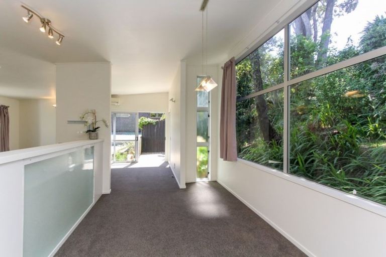 Photo of property in 12 Nevada Drive, Merrilands, New Plymouth, 4312