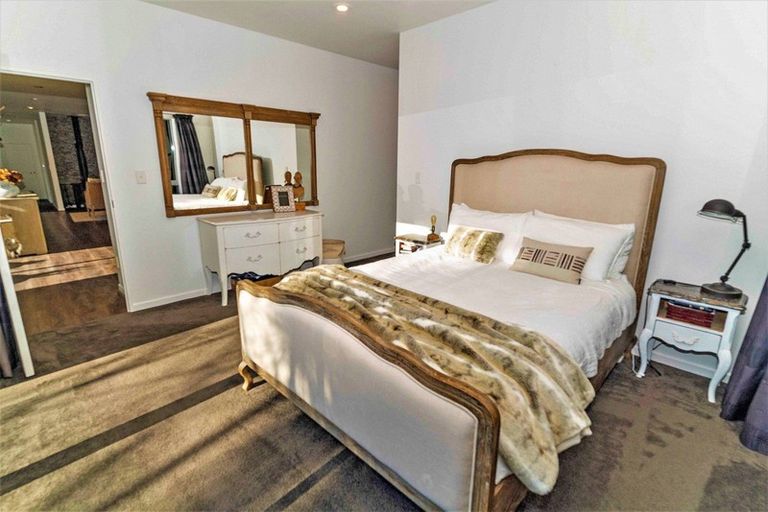 Photo of property in 1 Lakeside Terrace, Westport, 7892