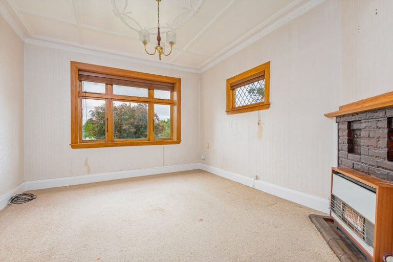 Photo of property in 6 Kowhai Avenue, Takaro, Palmerston North, 4410
