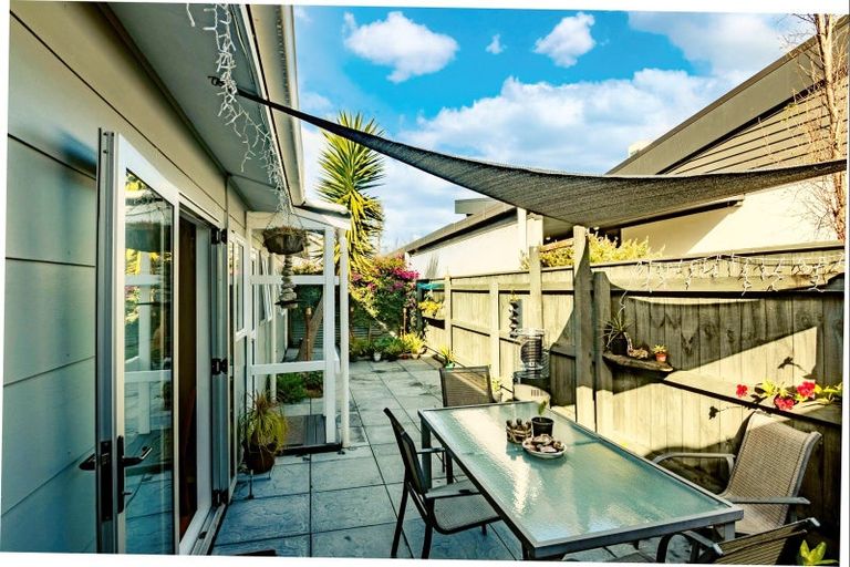 Photo of property in 3 Coromandel Court, Roslyn, Palmerston North, 4414