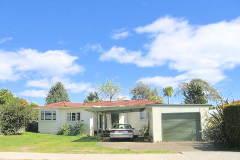 Photo of property in 7 Aubrey Crescent, Rainbow Point, Taupo, 3330