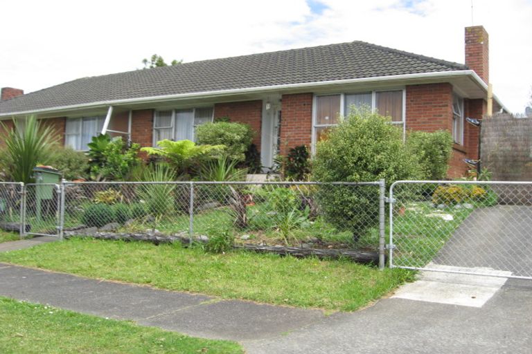 Photo of property in 2/56 Duggan Avenue, Mangere, Auckland, 2022