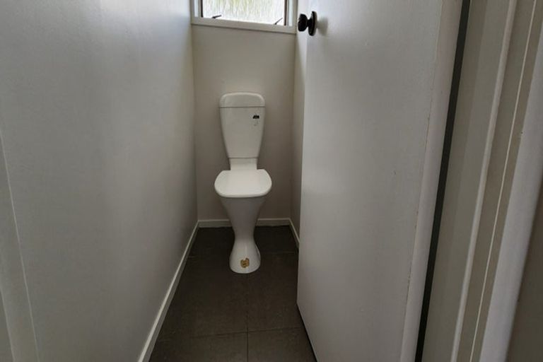 Photo of property in 2/54 Redwing Street, Browns Bay, Auckland, 0630