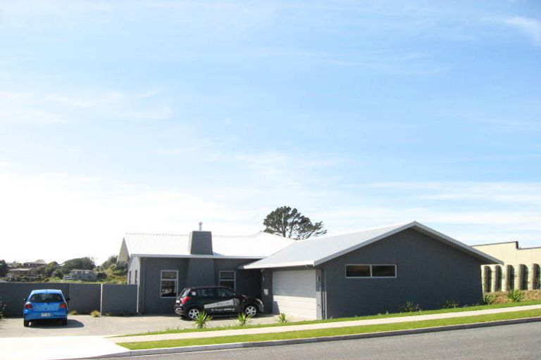 Photo of property in 188 Heta Road, Highlands Park, New Plymouth, 4312