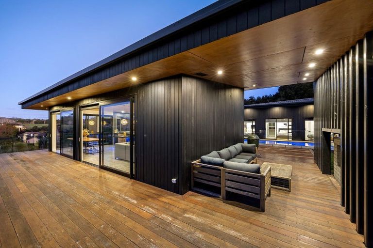 Photo of property in 27 Brownhill Road, Whitford, Manurewa, 2576