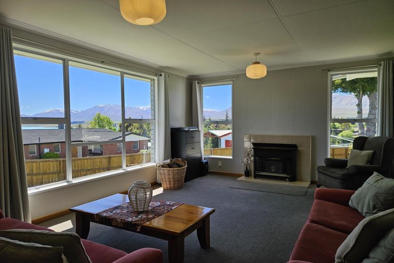 Photo of property in 32 Aorangi Crescent, Lake Tekapo, 7999