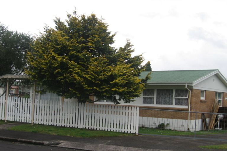 Photo of property in 2 Oregon Place, Papakura, 2110